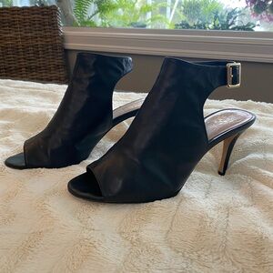 Vince Camuto Nissan Peep toe Strappy Heel